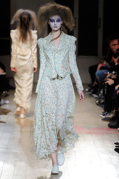 Look 28